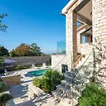 Racozzi - Sea View, Heated Pool Near Porec
