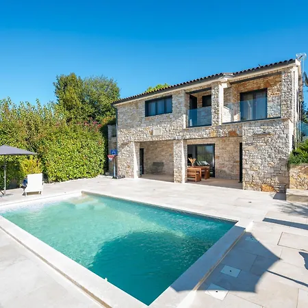 Villa Racozzi - Sea View, Heated Pool Near Porec *