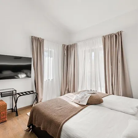 Racozzi - Sea View, Heated Pool Near Porec Villa *